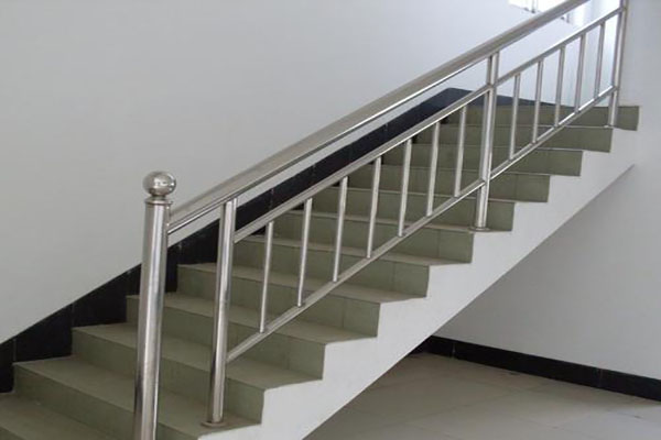 不銹鋼護(hù)欄樓梯